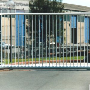 sliding commercial gate